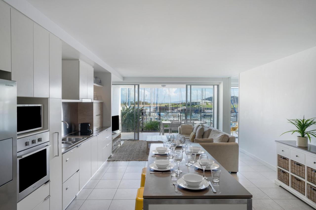 Peppers Blue On Blue Hotel Nelly Bay Exterior photo The interior of a typical apartment