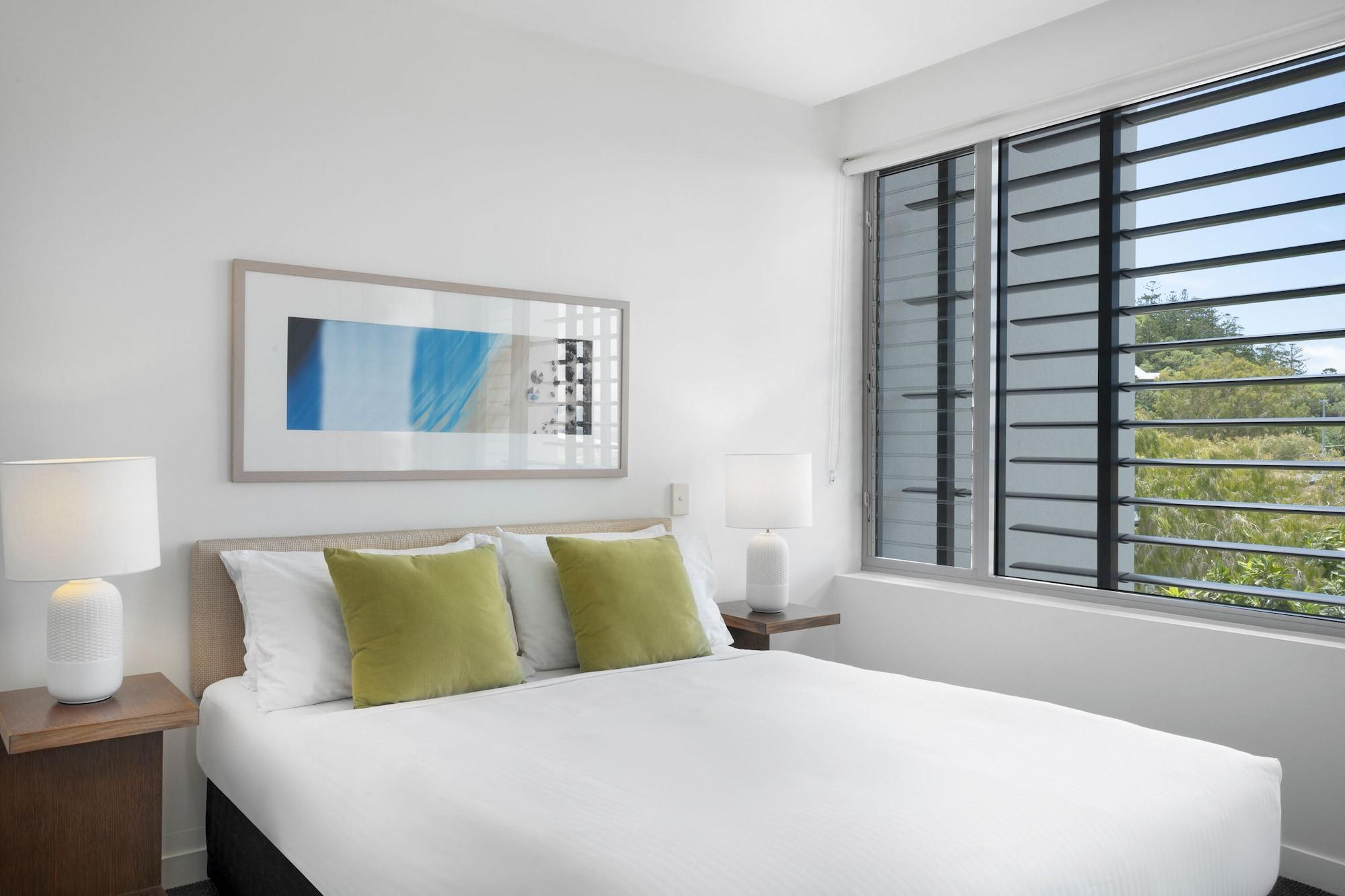 Peppers Blue On Blue Hotel Nelly Bay Exterior photo A bedroom at the hotel