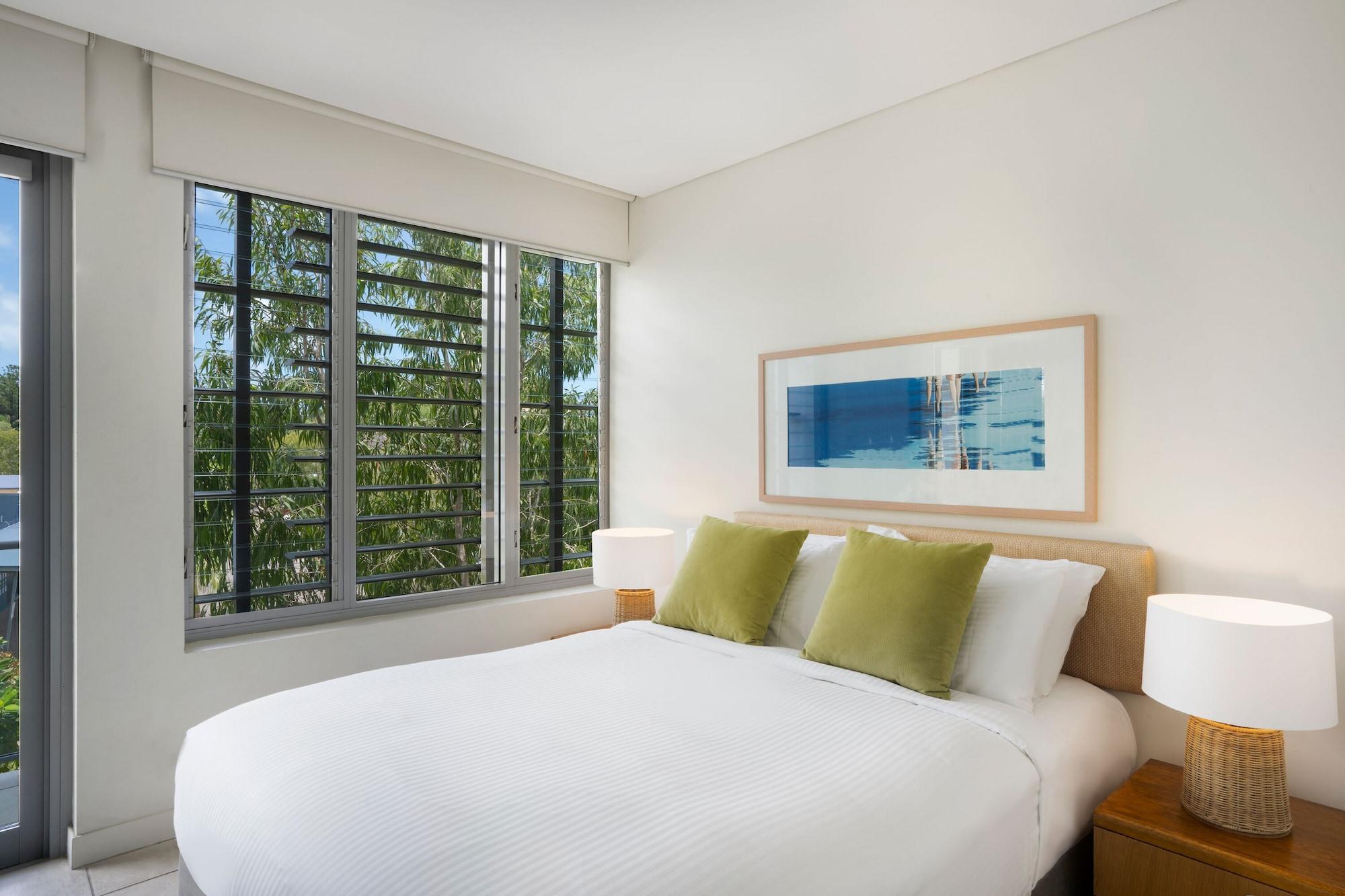 Peppers Blue On Blue Hotel Nelly Bay Exterior photo A bedroom at the hotel