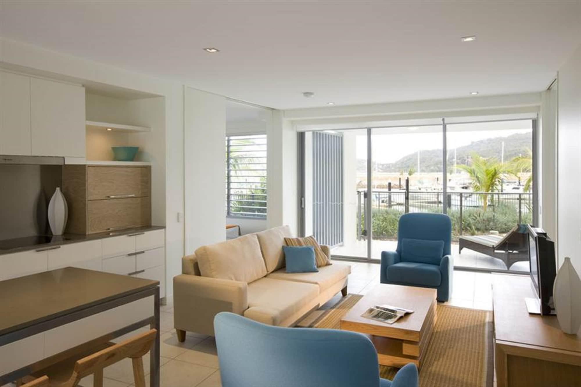 Peppers Blue On Blue Hotel Nelly Bay Exterior photo Living area of a two-bedroom apartment