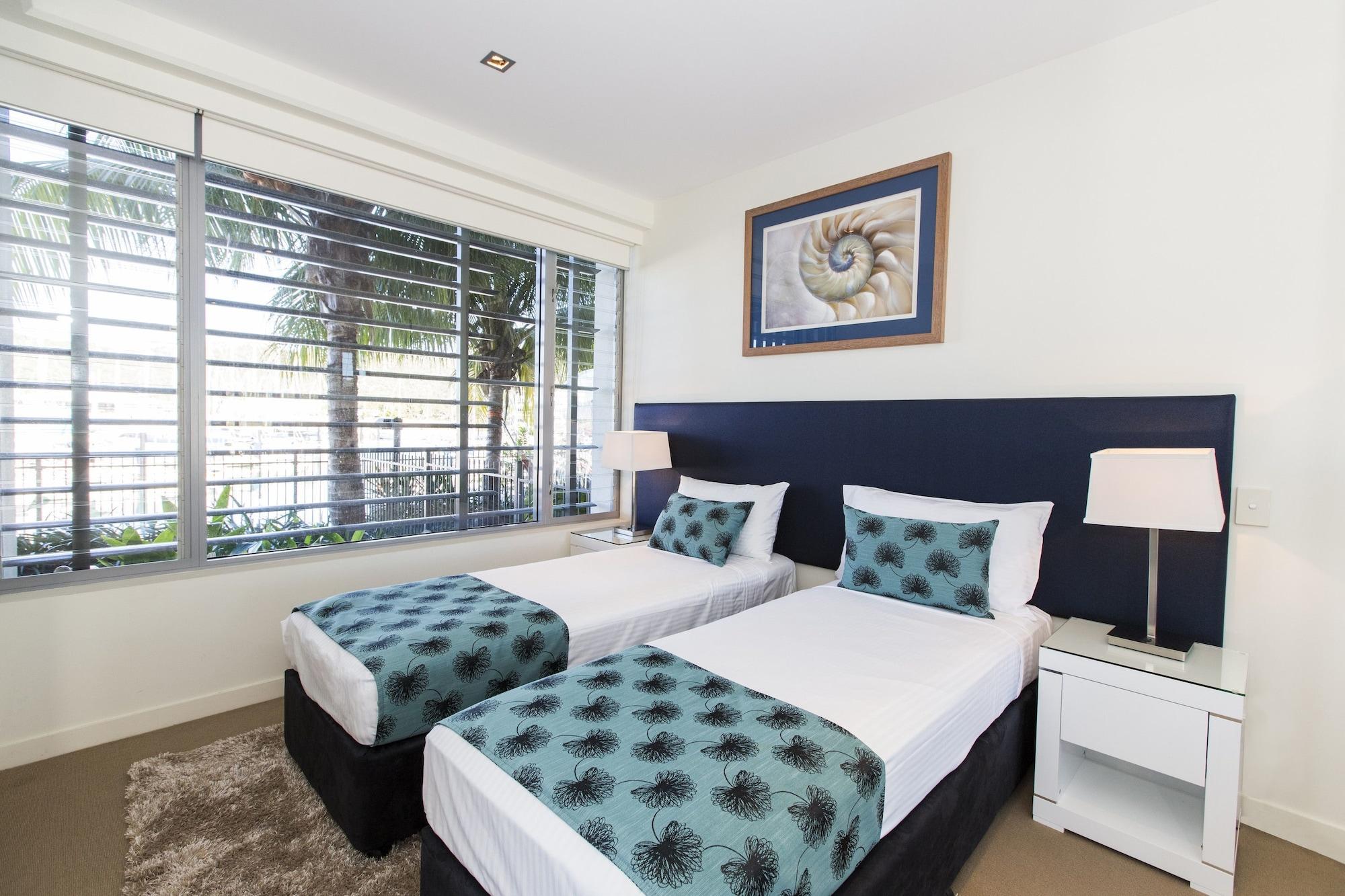 Peppers Blue On Blue Hotel Nelly Bay Exterior photo A bedroom at the hotel