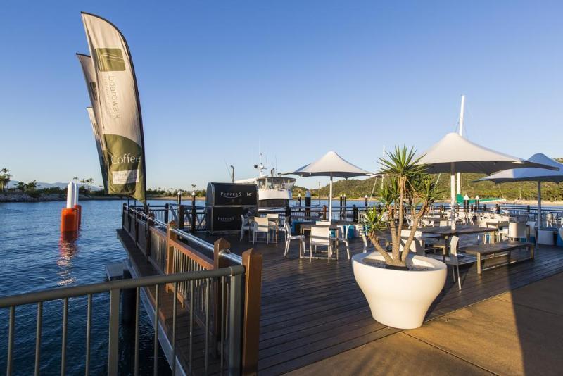 Peppers Blue On Blue Hotel Nelly Bay Exterior photo The Deck at Mooloolaba Marina
